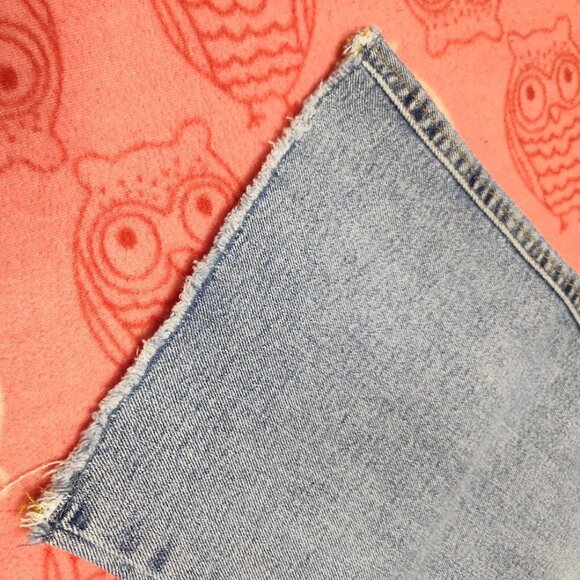 Levi's Light Blue Denim Jeans - Picture 7 of 11